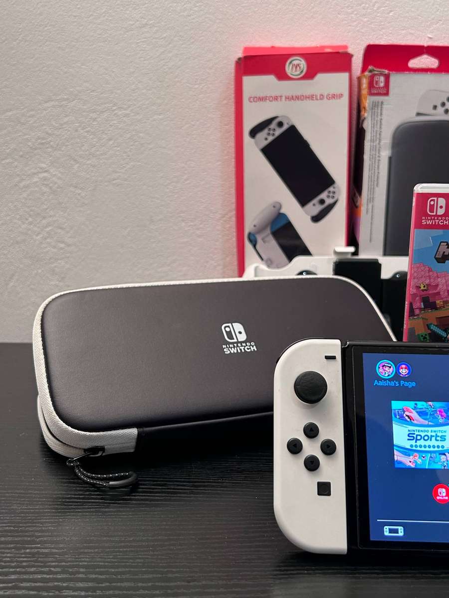 Nintendo Switch OLED White Bundle - Minecraft, Carrying Case & Comfort Grip