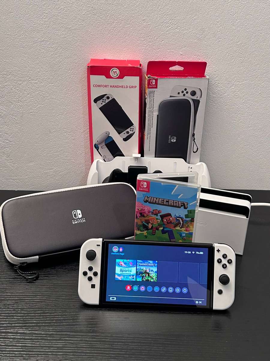 Nintendo Switch OLED White Bundle - Minecraft, Carrying Case & Comfort Grip