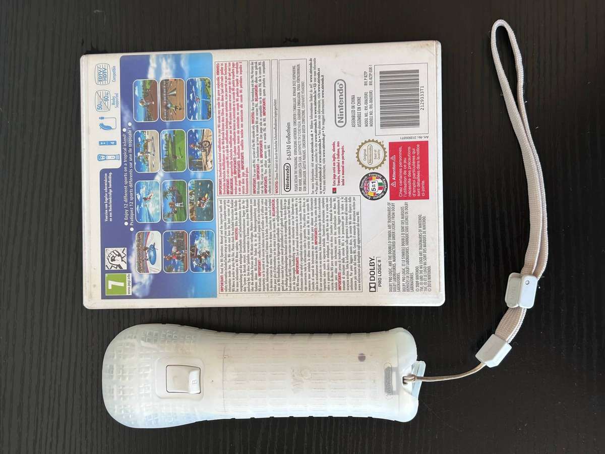 Wii Sports Resort Game + Wii Remote Plus (MotionPlus Inside)