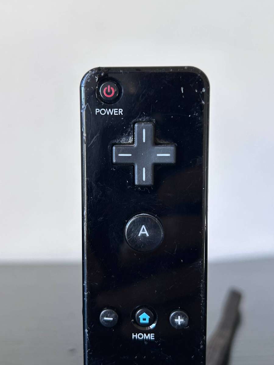Nintendo Wii Remote Plus (Black) - MotionPlus Inside + Silicone Sleeve