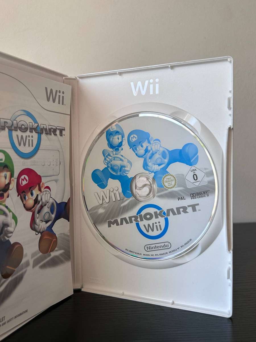 Mario Kart Wii (PAL) + Nintendo Wii Steering Wheel Bundle
