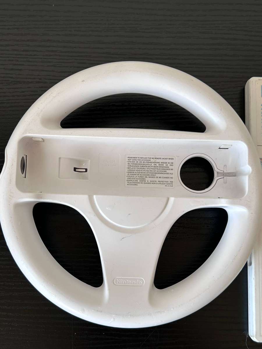 Mario Kart Wii (PAL) + Nintendo Wii Steering Wheel Bundle