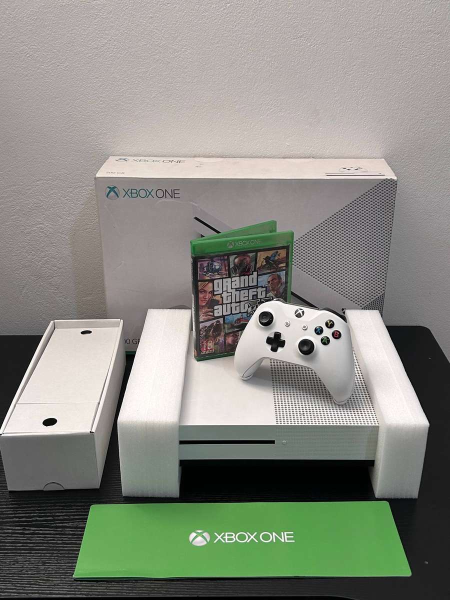 Xbox One S 500GB Console White - Controller  - Includes GTA V & Original Packaging