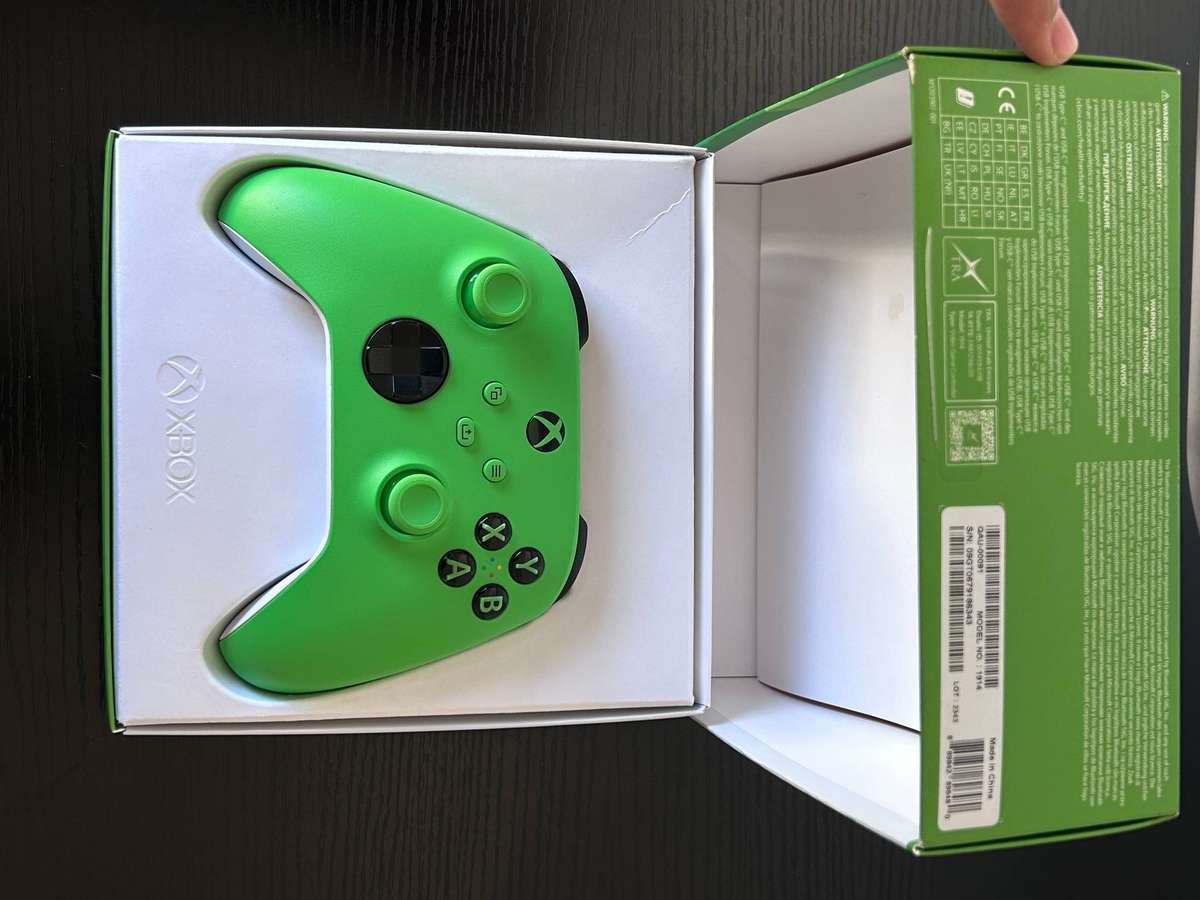 Xbox Series S/X Wireless Controller  Velocity Green Edition