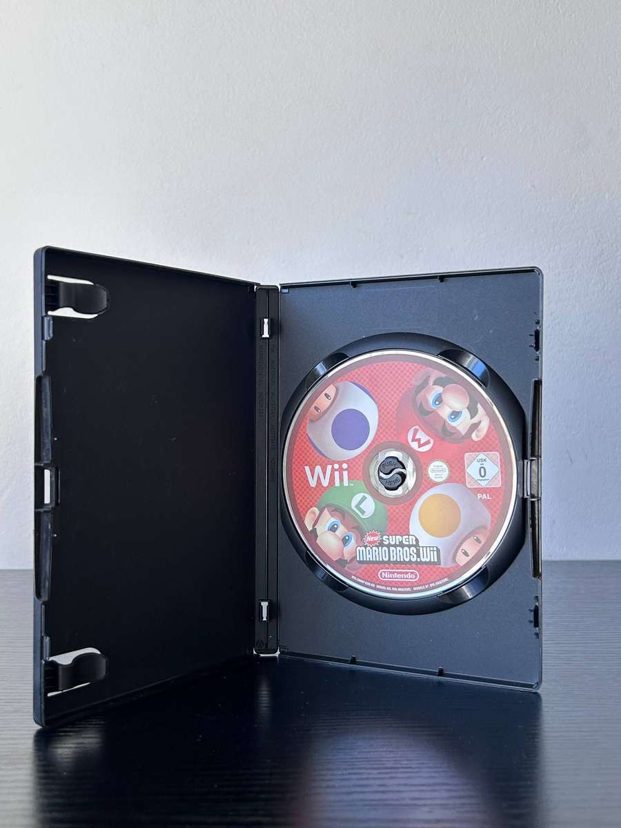 New Super Mario Bros. Wii - Nintendo Wii (Physical Disc) - Classic Platformer