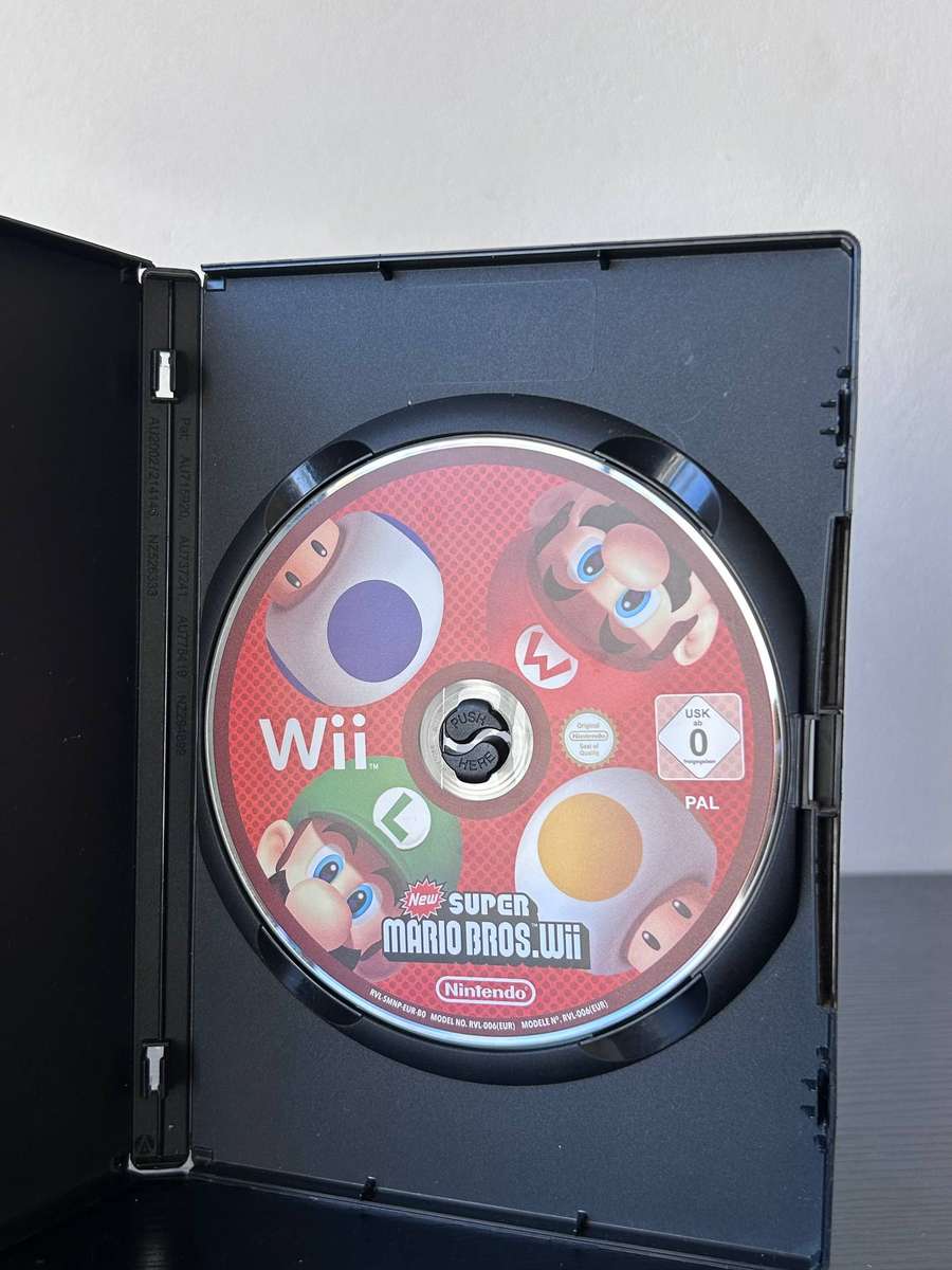 New Super Mario Bros. Wii - Nintendo Wii (Physical Disc) - Classic Platformer