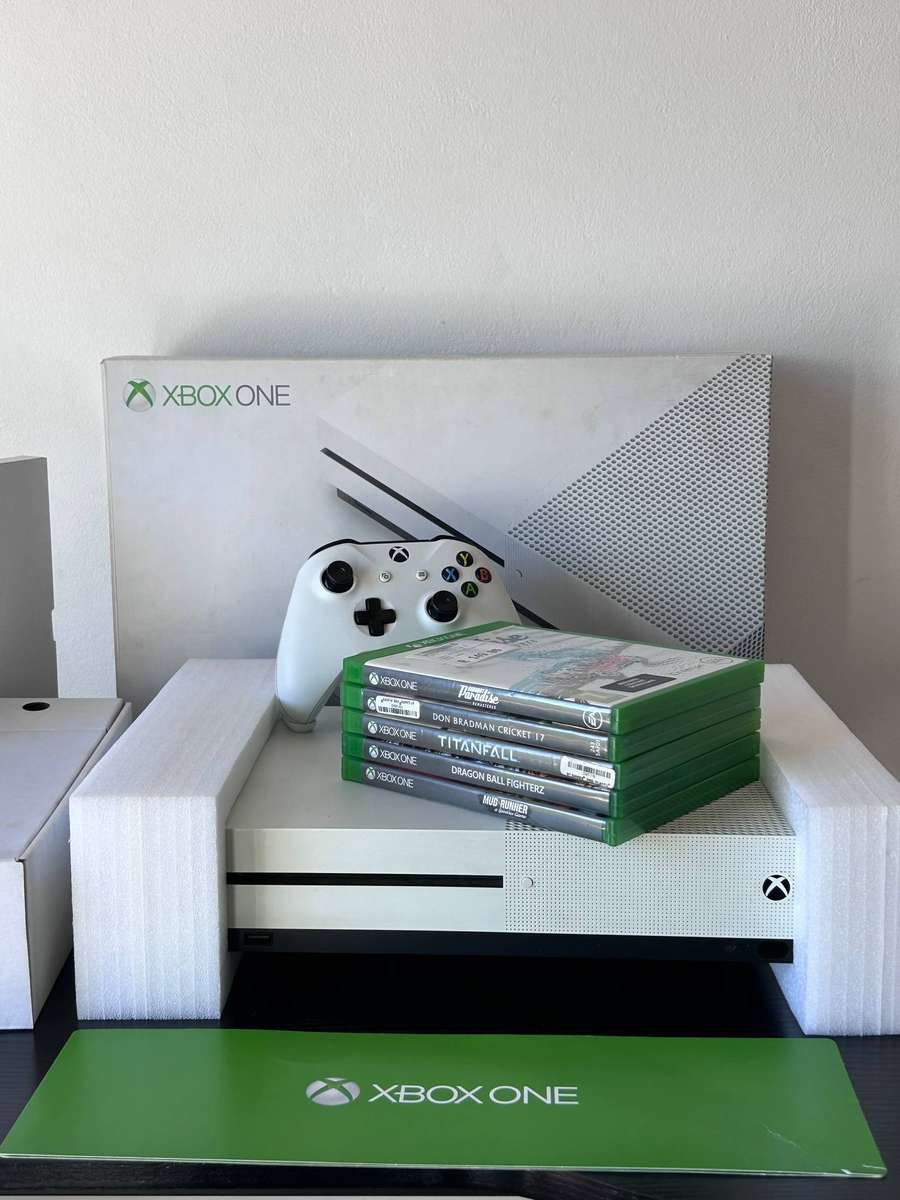 Xbox One S 500GB Console Bundle  Original Box, Wireless Controller & 5 Physical Games