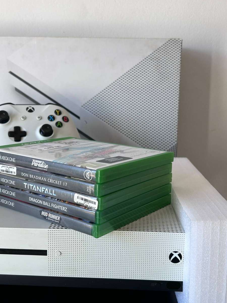 Xbox One S 500GB Console Bundle  Original Box, Wireless Controller & 5 Physical Games