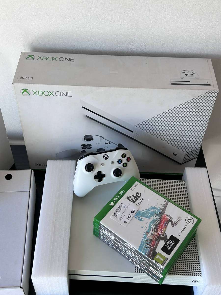 Xbox One S 500GB Console Bundle  Original Box, Wireless Controller & 5 Physical Games