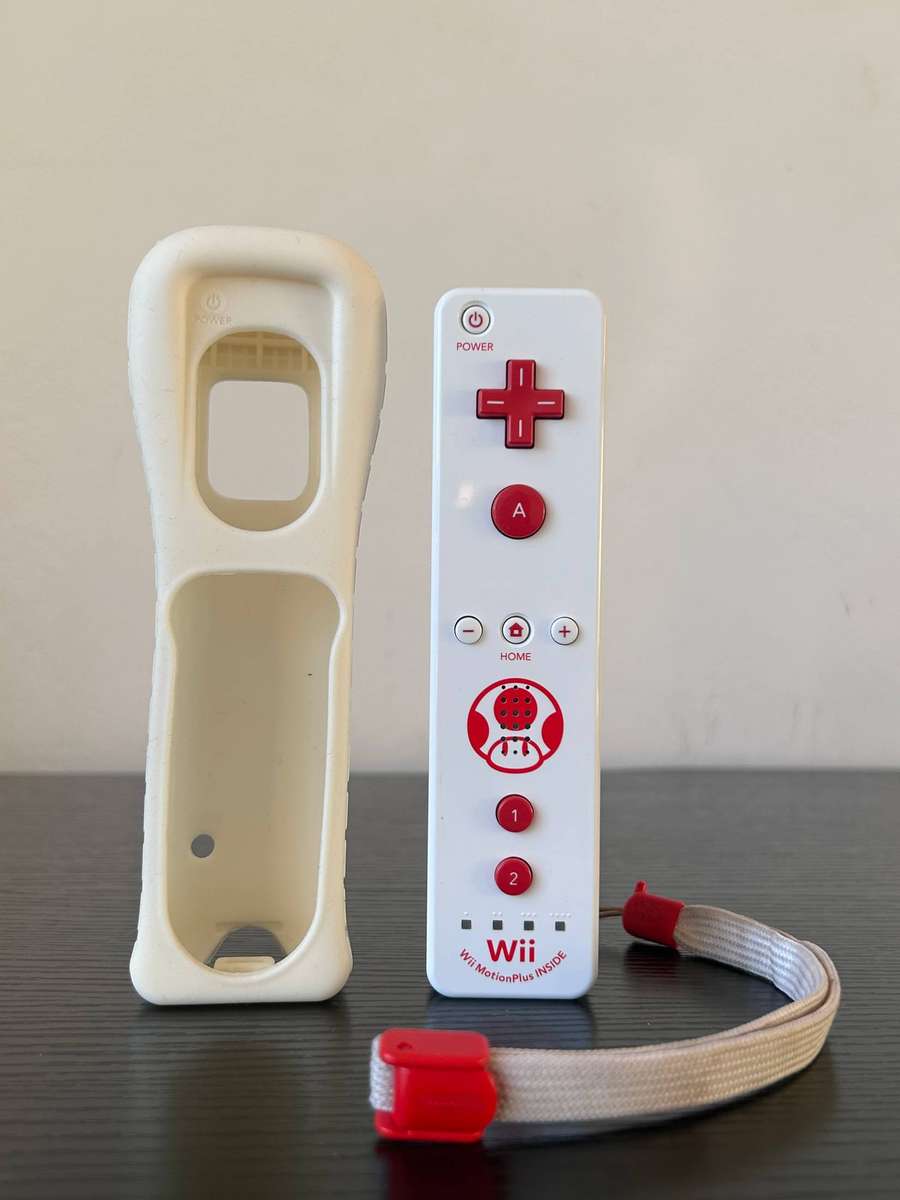 Nintendo Wii Remote Plus  Special Edition Super Mario (Toad) | MotionPlus Inside