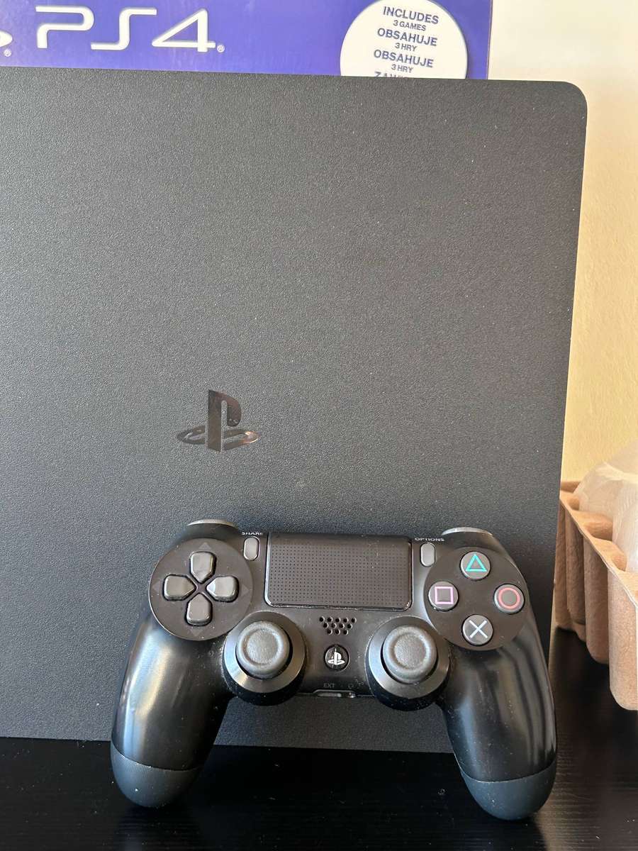 Immaculate Sony PlayStation 4 (PS4) Slim 500GB Bundle | Boxed + 3 Games