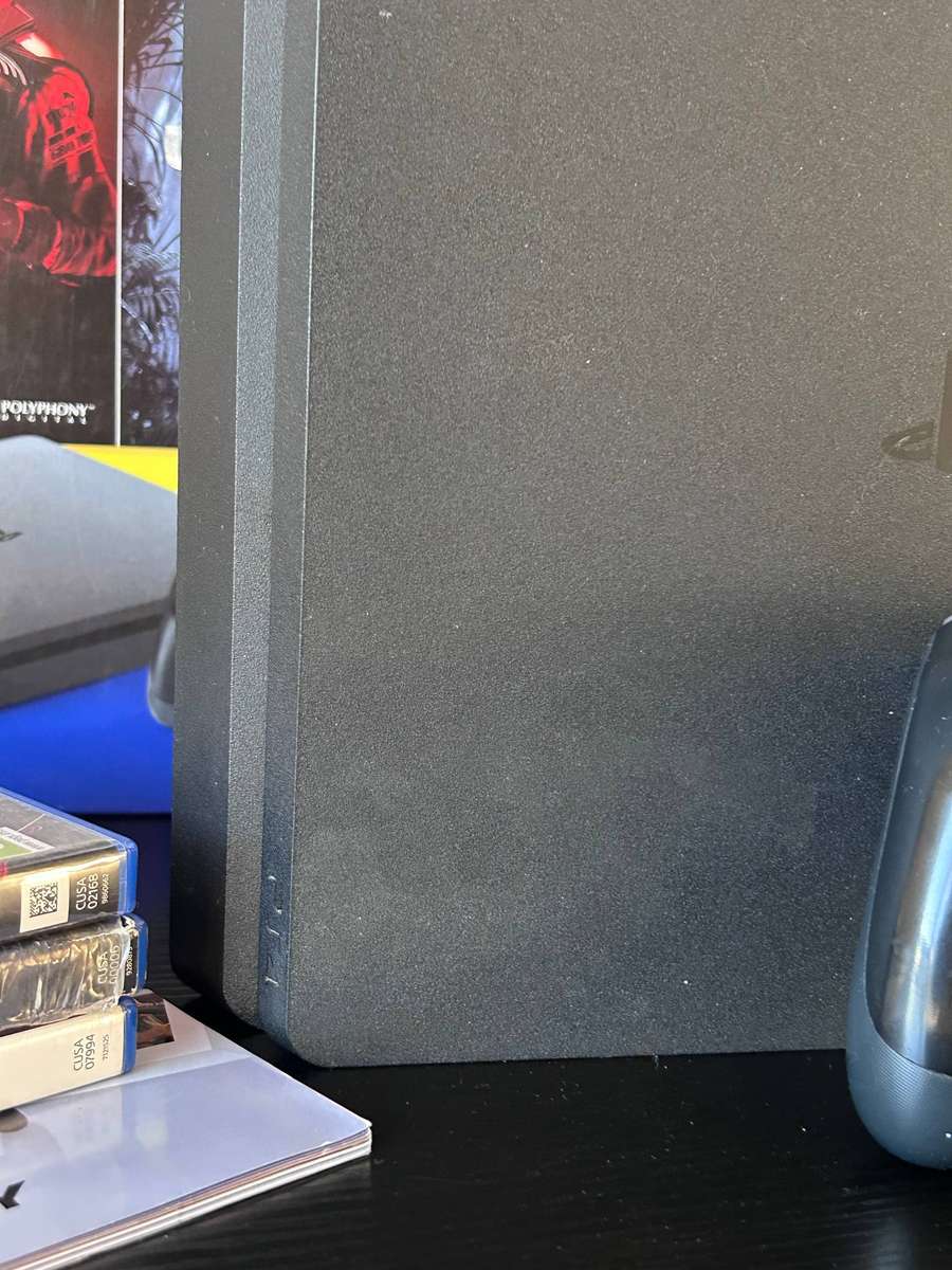 Immaculate Sony PlayStation 4 (PS4) Slim 500GB Bundle | Boxed + 3 Games