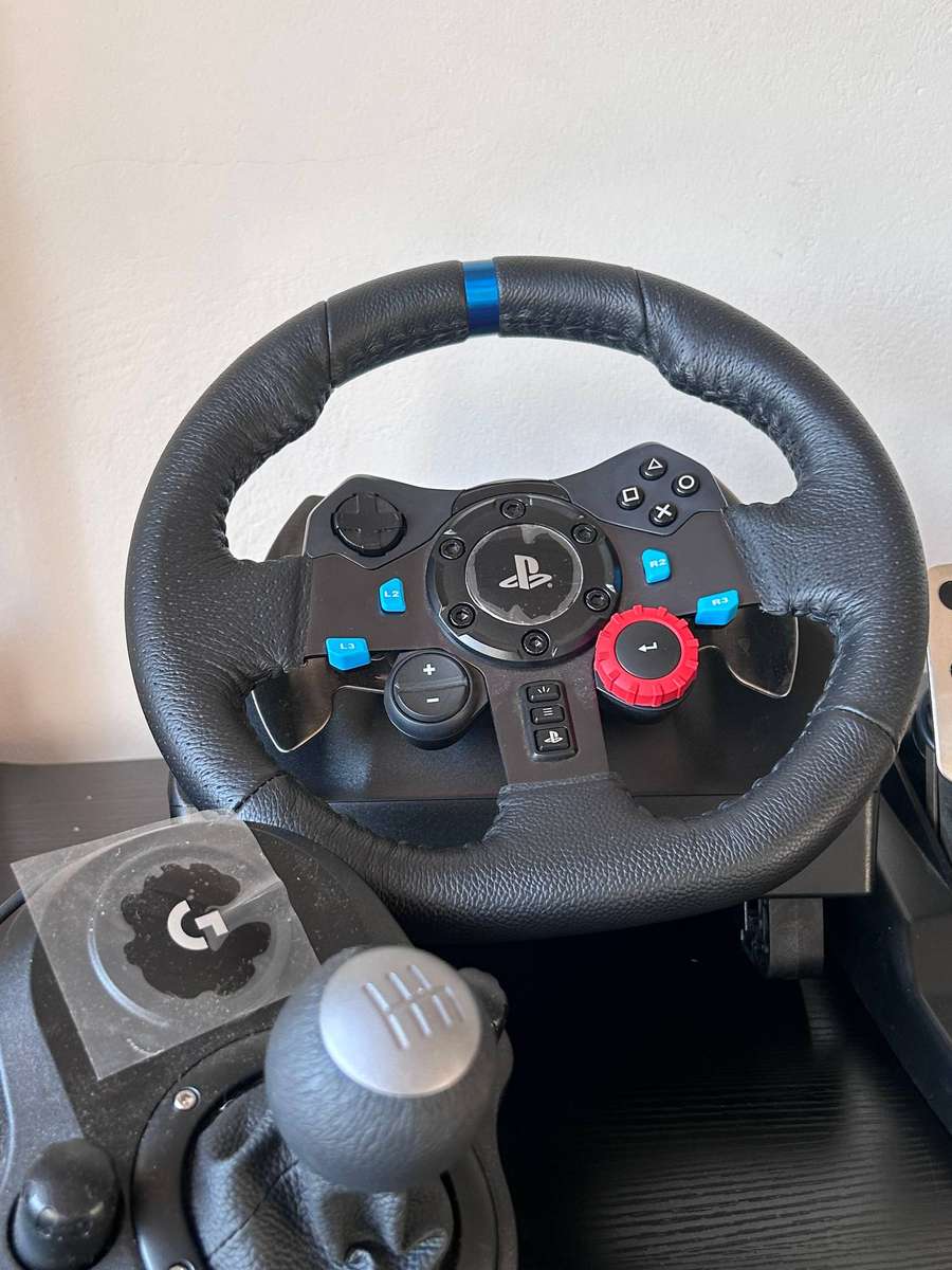 Logitech G29 Driving Force Racing Wheel & Pedals Bundle  Includes Logitech Driving Force Shifter