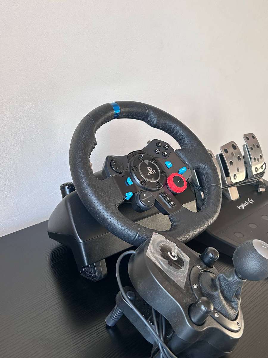 Logitech G29 Driving Force Racing Wheel & Pedals Bundle  Includes Logitech Driving Force Shifter