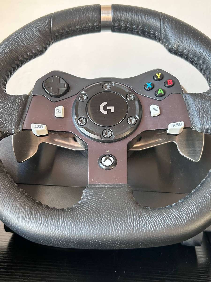 Logitech G920 Driving Force Racing Wheel Set with 3 Pedals & Shifter (Xbox/PC)