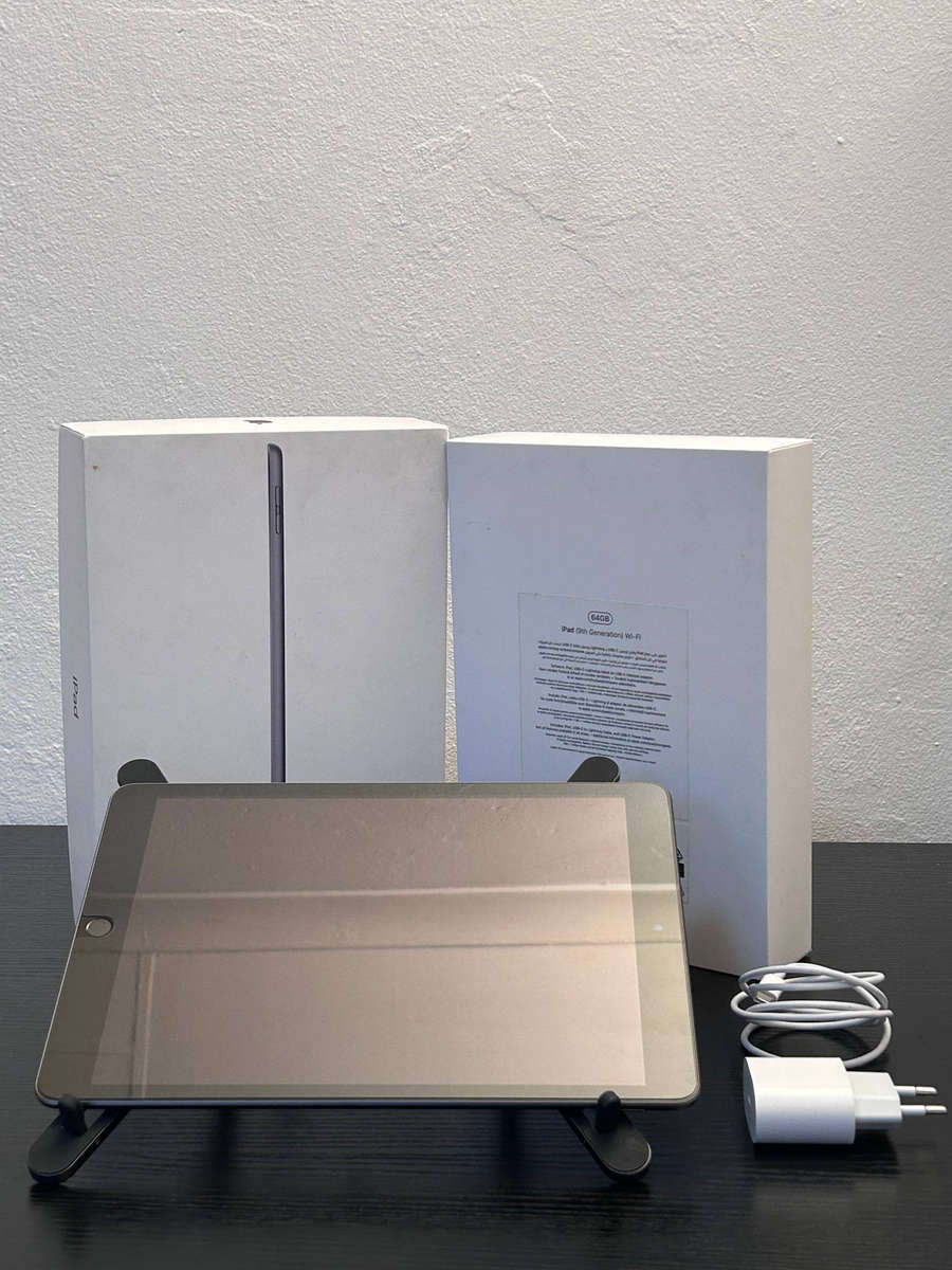 Apple iPad 9th Generation 64GB Wi-Fi (Space Grey) - Boxed with Original Accessories