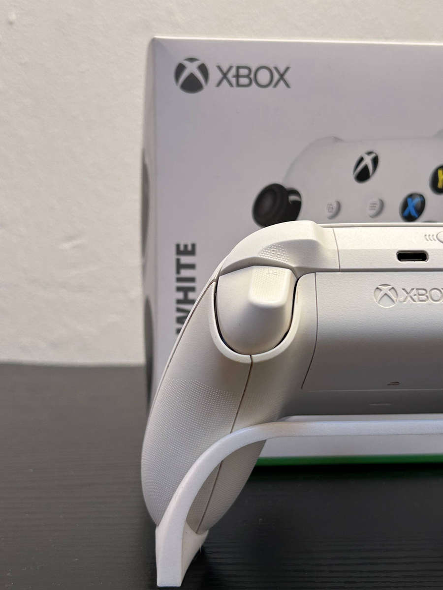 Xbox Series S/X Controller - Robot White - Boxed