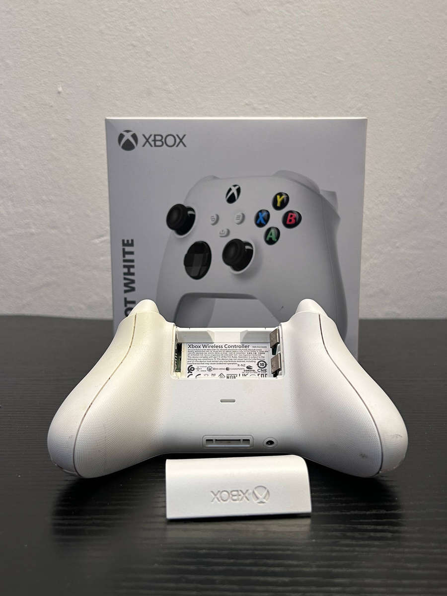 Xbox Series S/X Controller - Robot White - Boxed