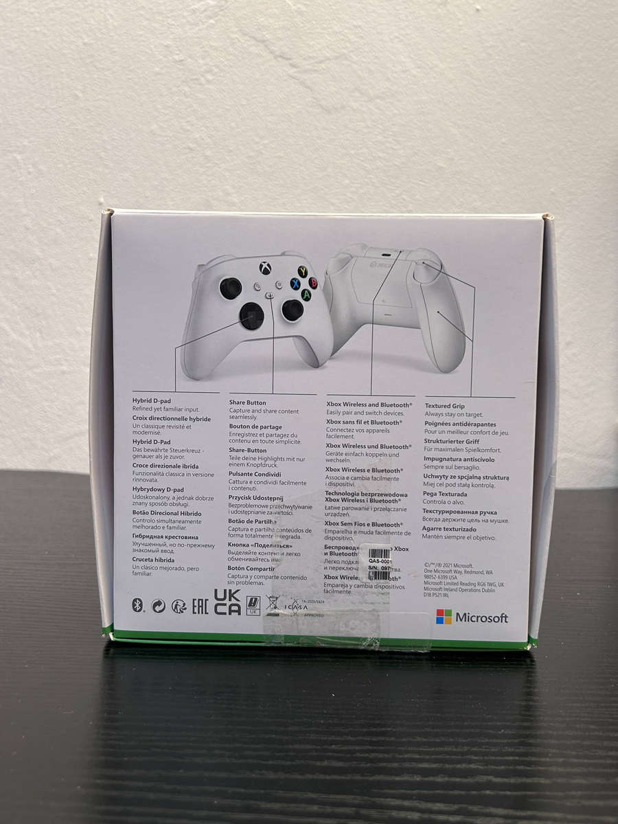 Xbox Series S/X Controller - Robot White - Boxed