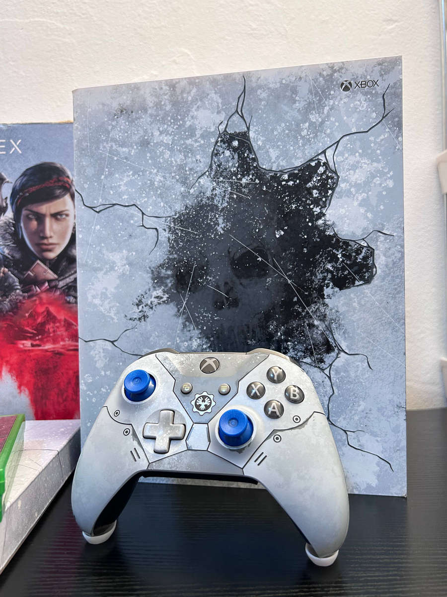 Xbox One X 1TB Gears 5 Limited Edition Console Bundle
