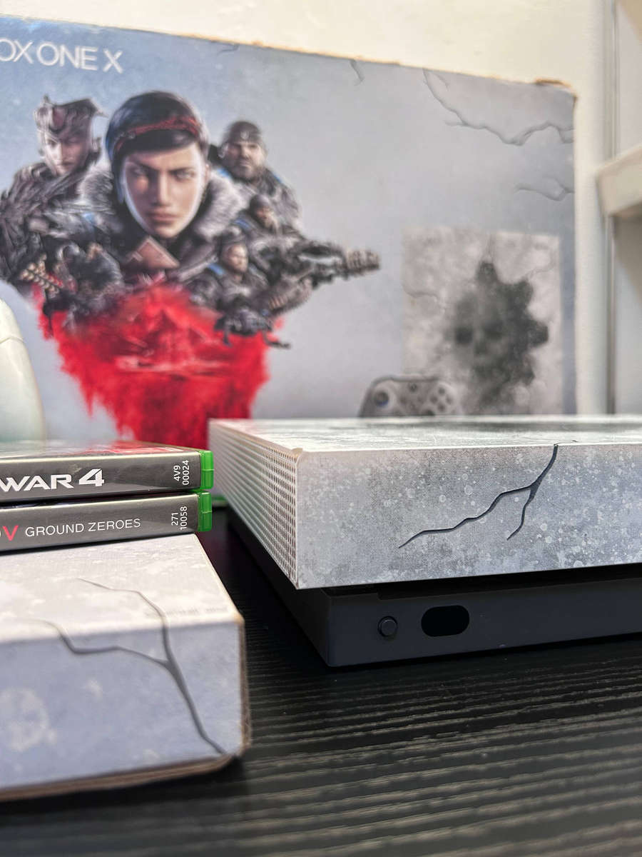 Xbox One X 1TB Gears 5 Limited Edition Console Bundle