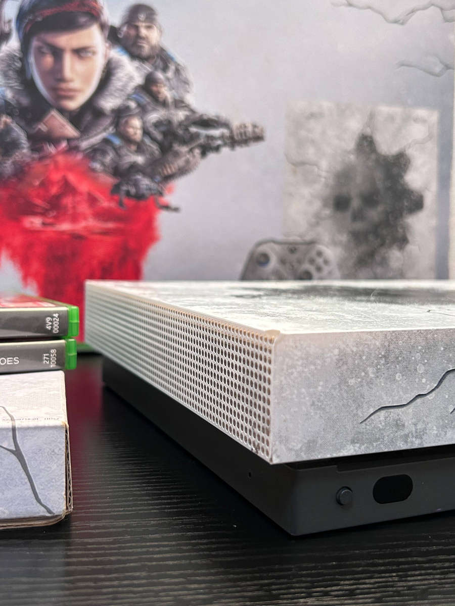 Xbox One X 1TB Gears 5 Limited Edition Console Bundle