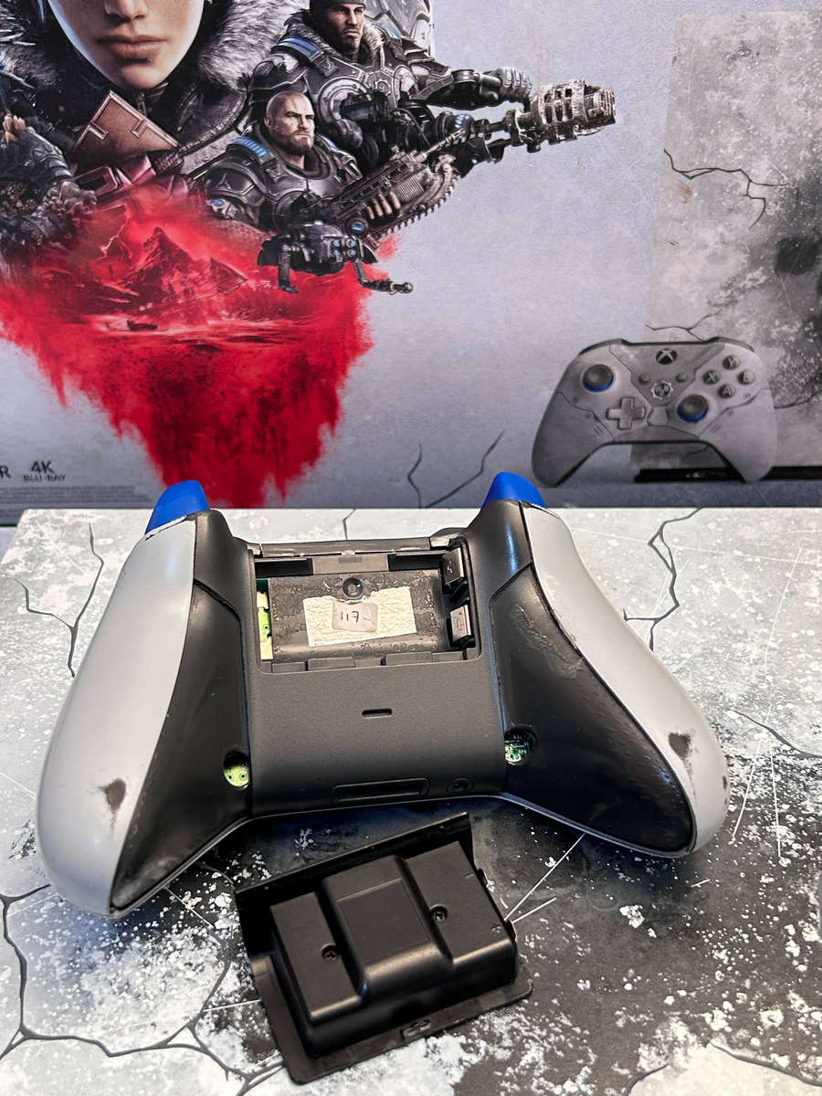 Xbox One X 1TB Gears 5 Limited Edition Console Bundle