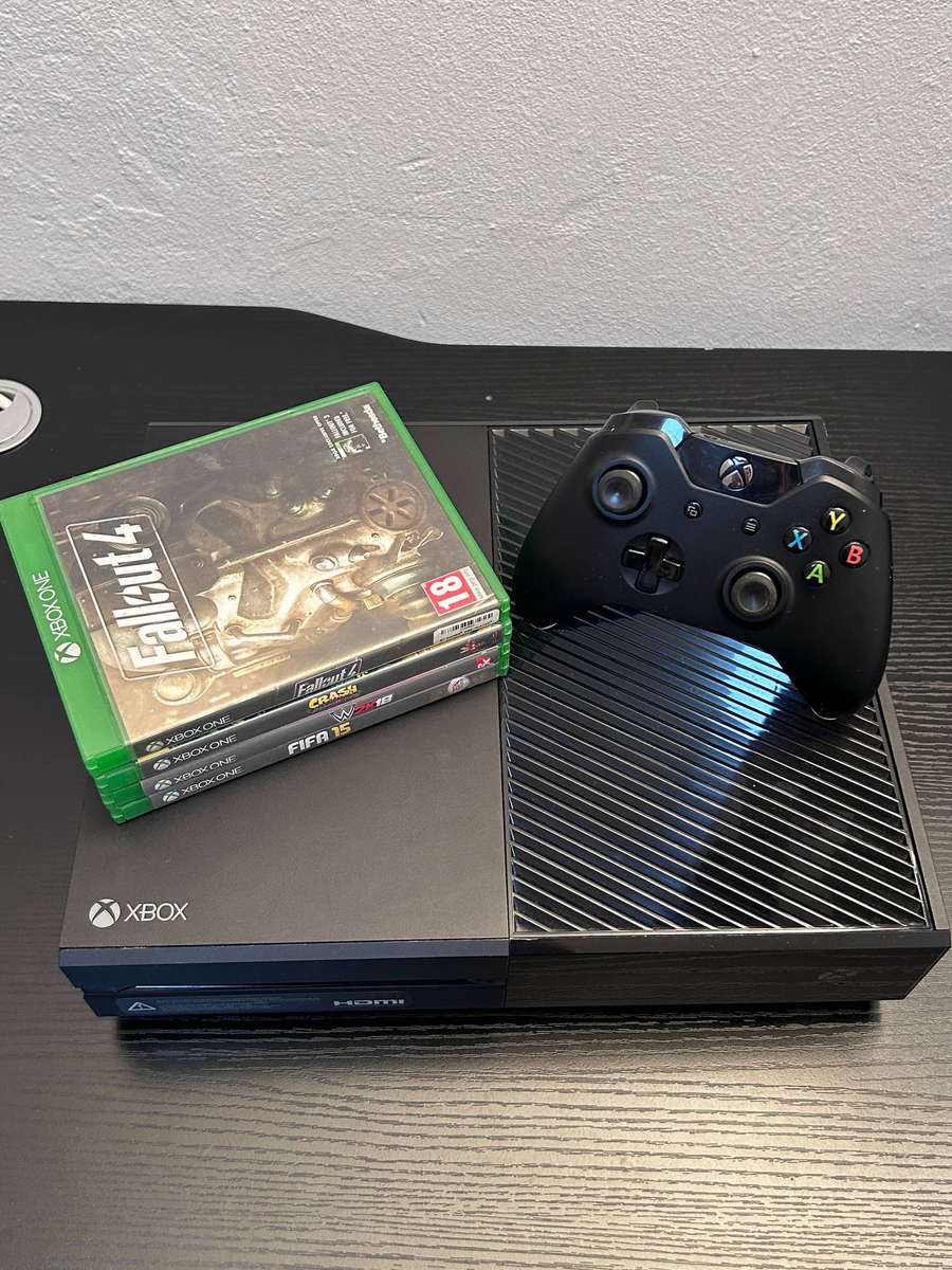 Xbox One 500GB Console Bundle | Original Jet Black | 1x Wireless Controller + 4 Games