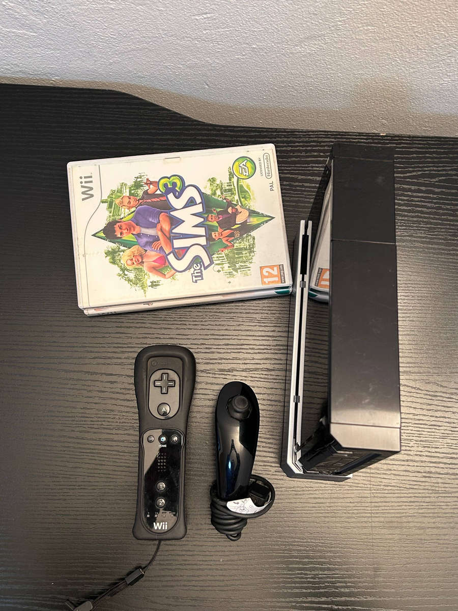 Nintendo Wii Black Console Bundle + Remote + Nunchuk & 2 Games