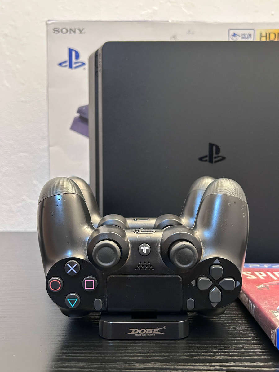 Sony PlayStation 4 Slim 500GB Jet Black Bundle + 2 Controller's + Charging Dock + Disk Game (Boxed)
