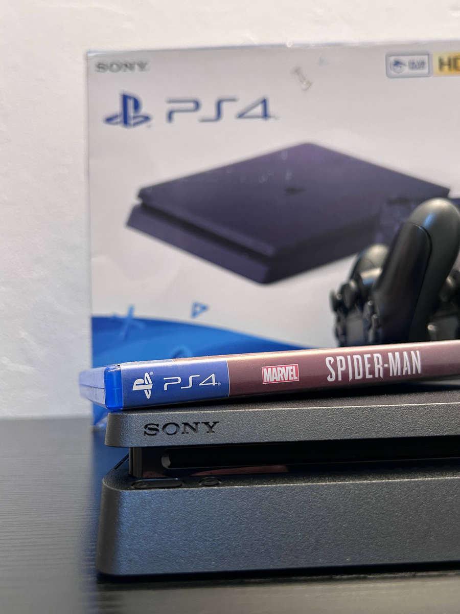 Sony PlayStation 4 Slim 500GB Jet Black Bundle + 2 Controller's + Charging Dock + Disk Game (Boxed)
