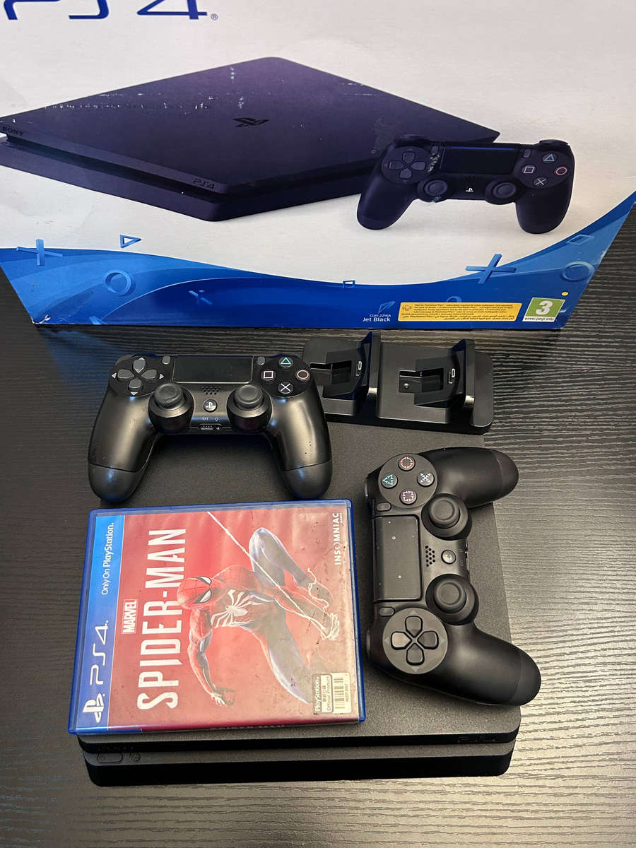 Sony PlayStation 4 Slim 500GB Jet Black Bundle + 2 Controller's + Charging Dock + Disk Game (Boxed)