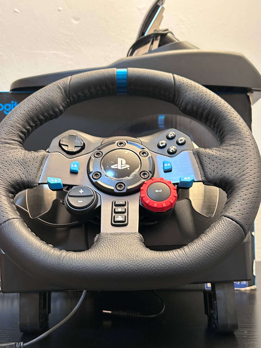 Logitech G29 Driving Force Racing Wheel and Pedals Set+ Original Box