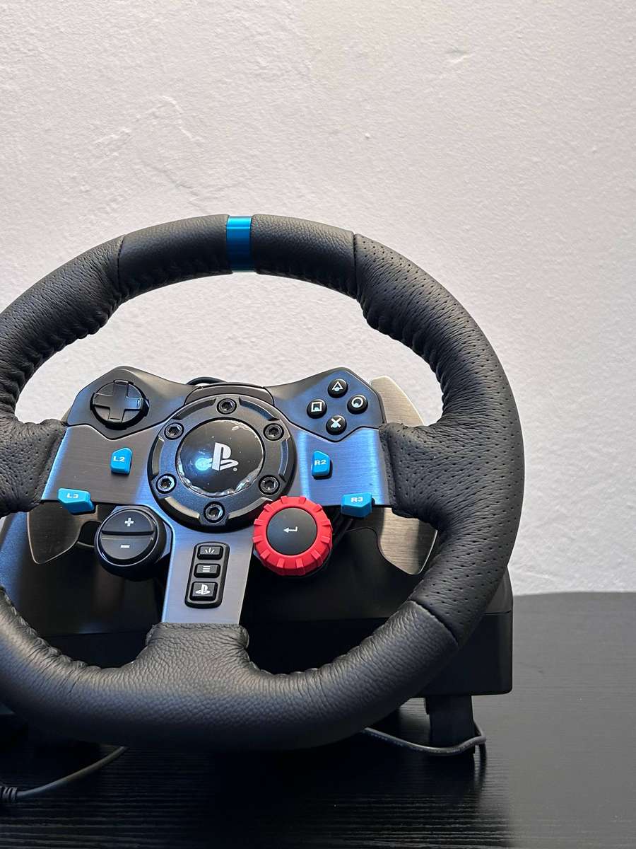 Logitech G29 Driving Force Sim Racing Wheel & Pedals Set (PS5 / PS4 / PS3 / PC)