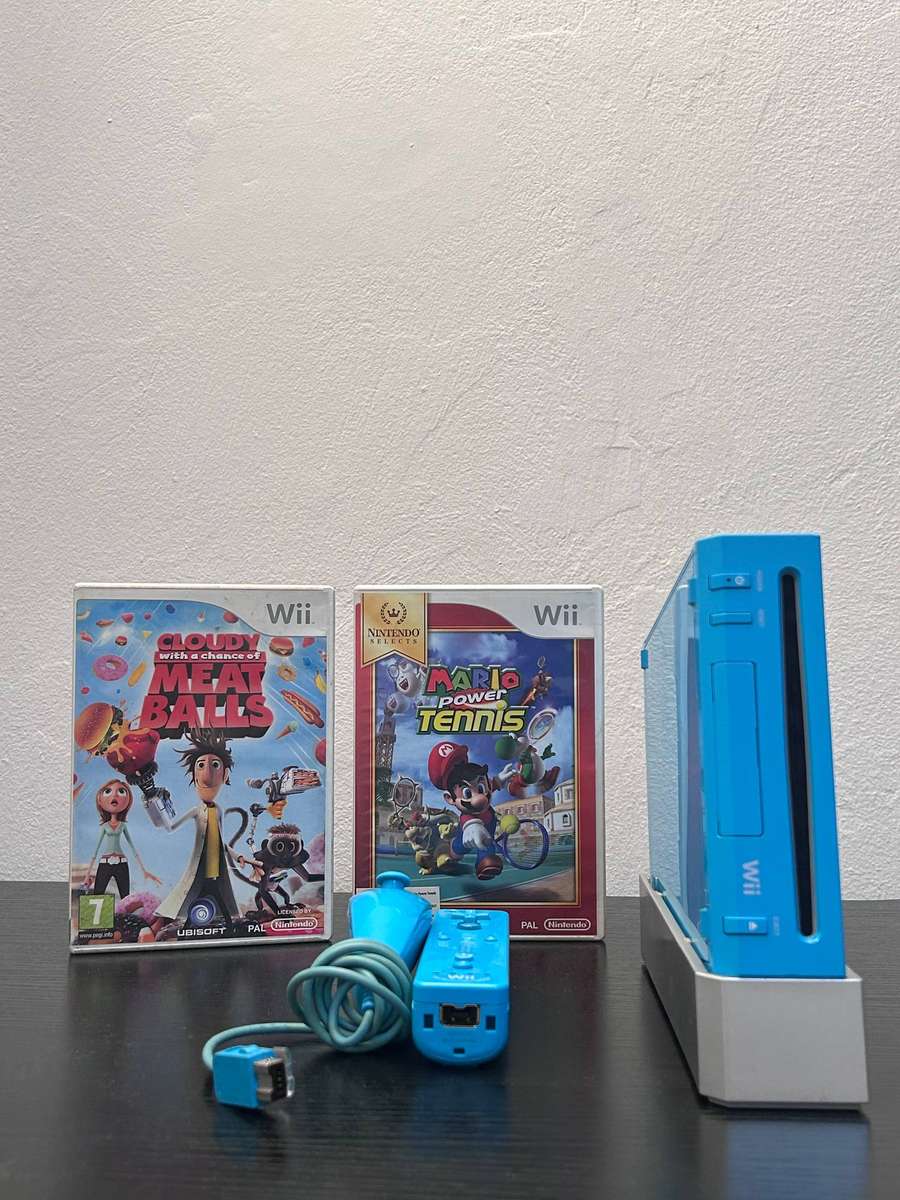 Nintendo Wii Limited Edition Console (Cyan / Blue) - Matching Remote, Nunchuk & 2x Games