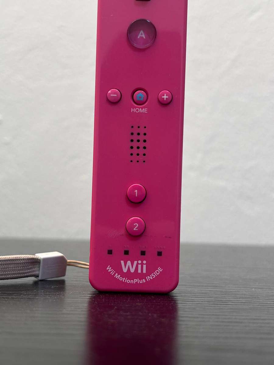 Nintendo Wii Remote Plus Wireless Controller (Pink) - MotionPlus Inside