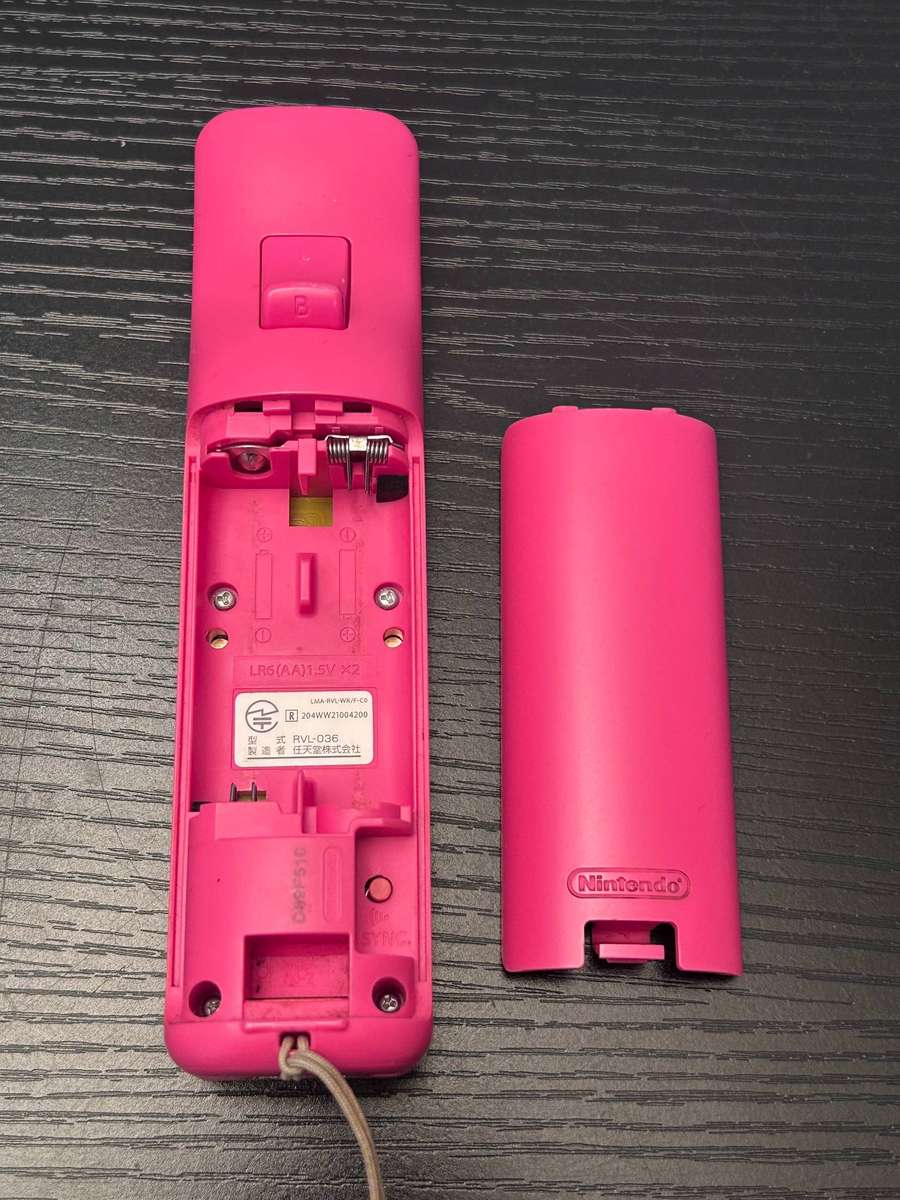 Nintendo Wii Remote Plus Wireless Controller (Pink) - MotionPlus Inside