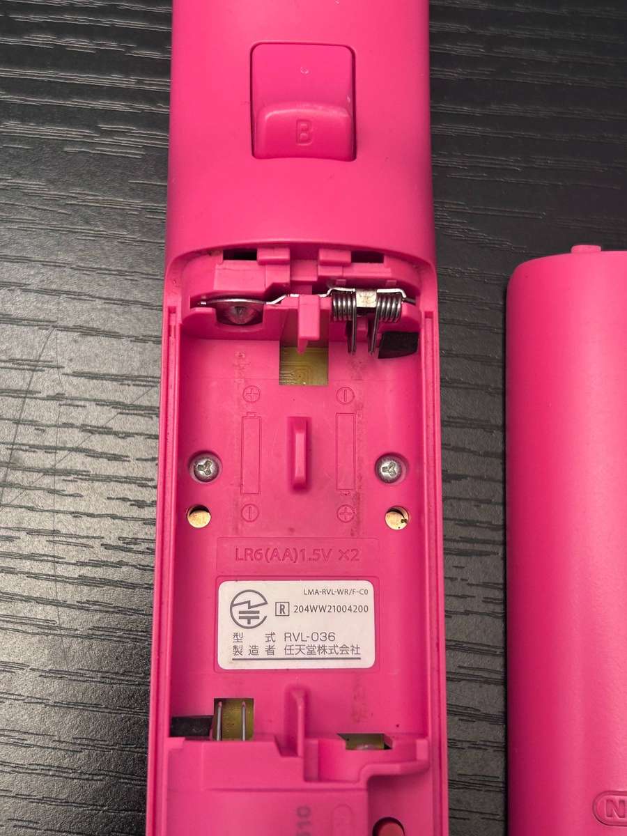 Nintendo Wii Remote Plus Wireless Controller (Pink) - MotionPlus Inside