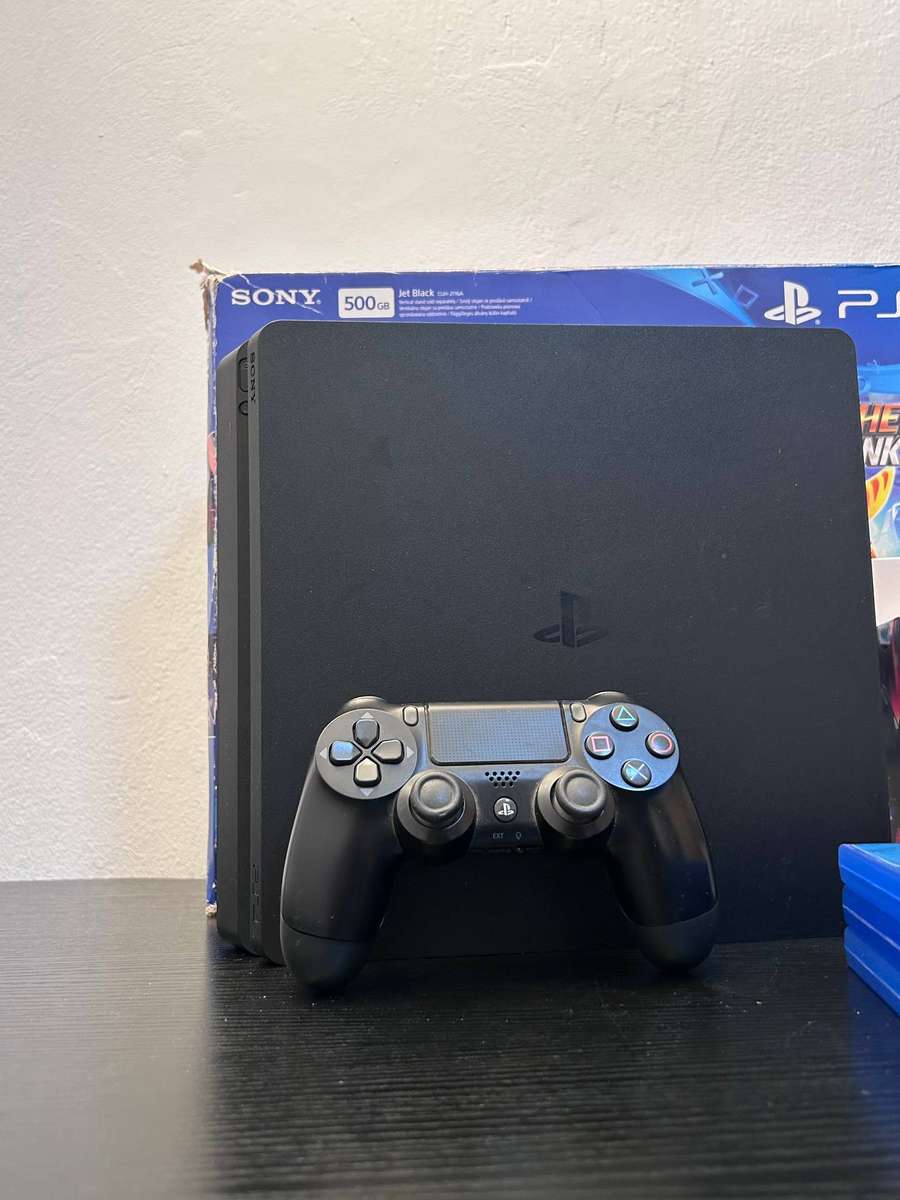 Sony PlayStation 4 Slim 500GB - Black - 2 Controllers & 3 Games - Boxed