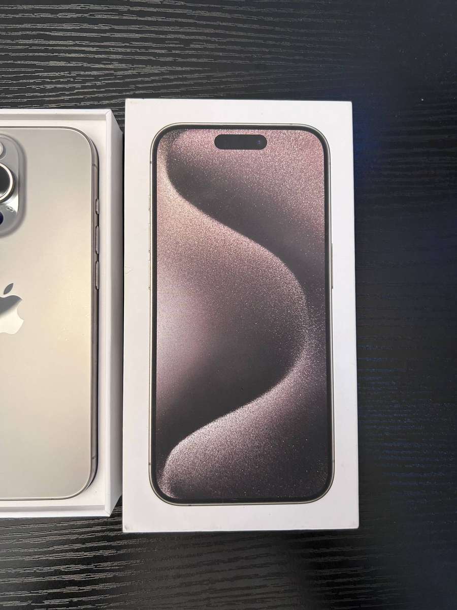 Apple iPhone 15 Pro 256GB - Natural Titanium