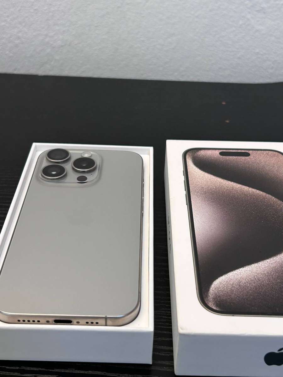 Apple iPhone 15 Pro 256GB - Natural Titanium