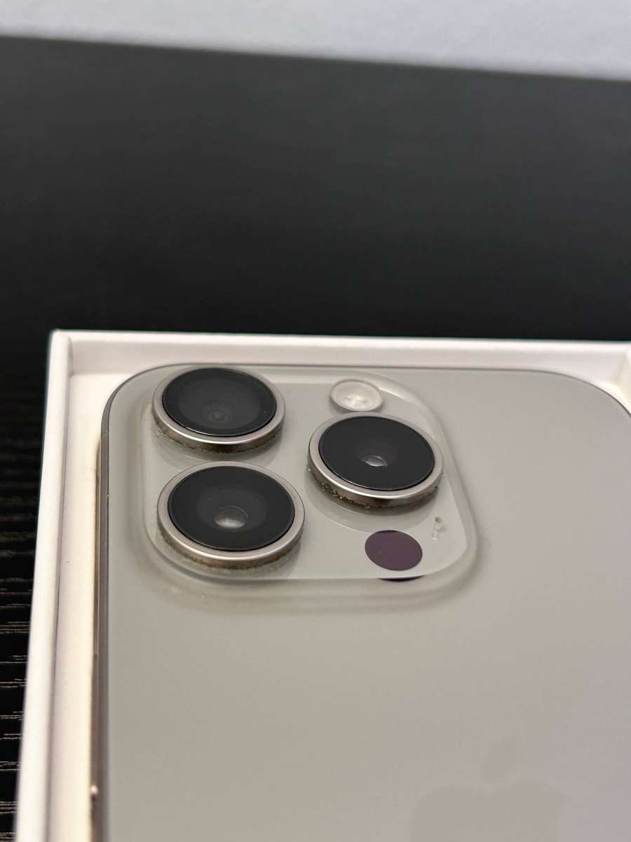Apple iPhone 15 Pro 256GB - Natural Titanium