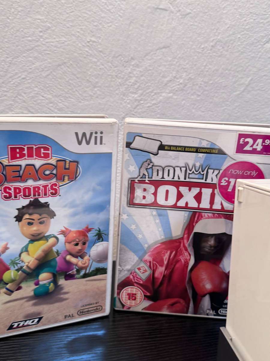 Nintendo Wii Console Bundle (White) - 2x Remotes, 2x Nunchuks & 3x Games