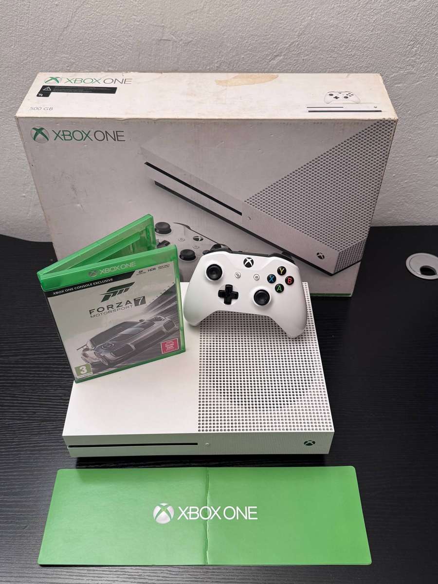 Xbox One S 500GB Console Boxed Bundle with Controller & Forza Motorsport 7