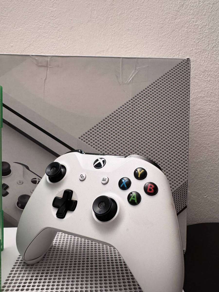 Xbox One S 1TB Console Bundle | White | Controller | GTA V | Original Box