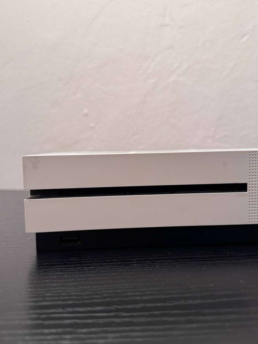 Microsoft Xbox One S 1TB Console | For Parts or Repair