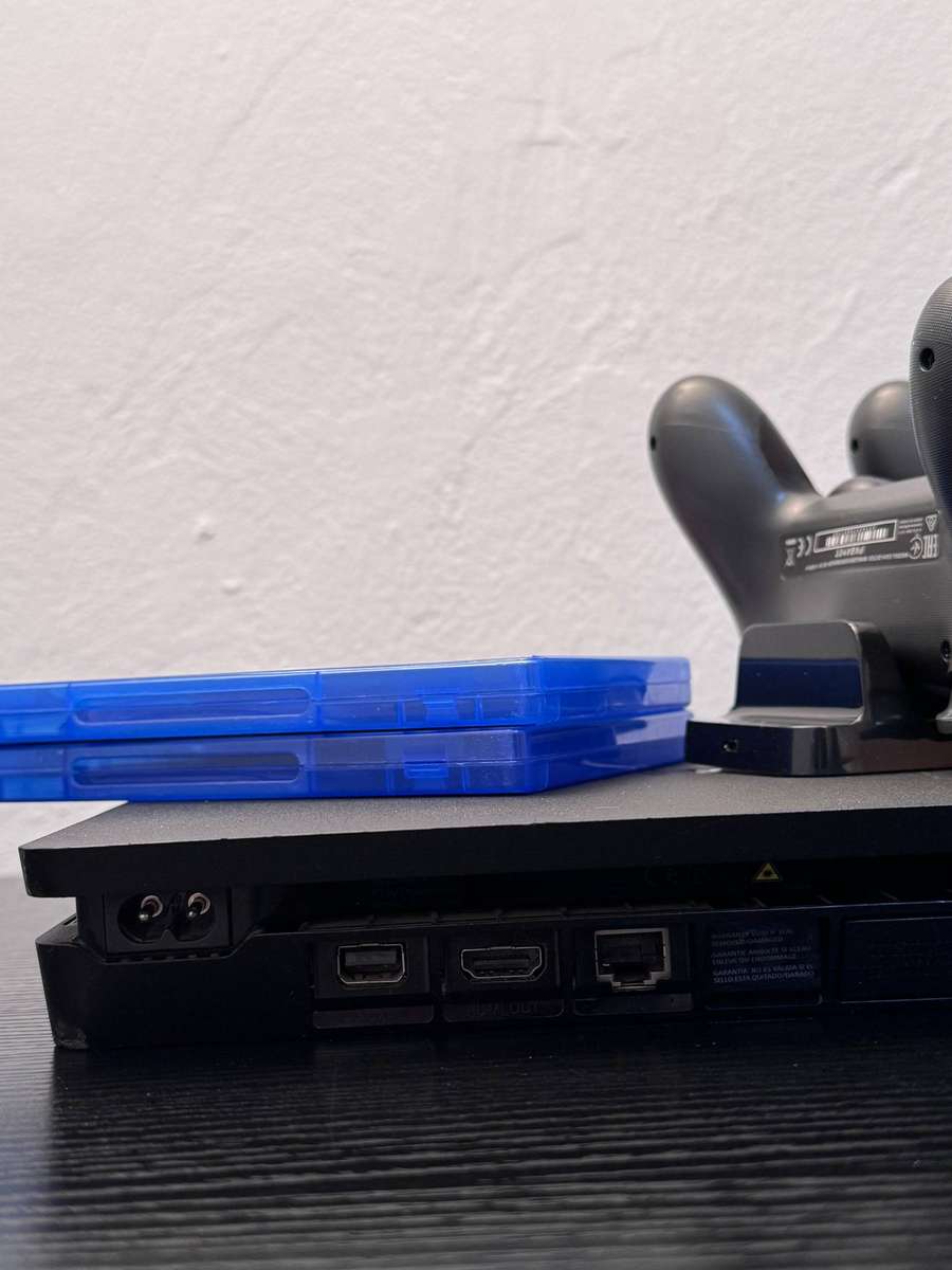 Sony PlayStation 4 Slim 500GB - Black - 2 Controllers, Dock & 2 Games