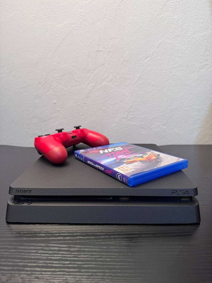 Sony PlayStation 4 Slim 500GB - Black - NFS Heat & Controller