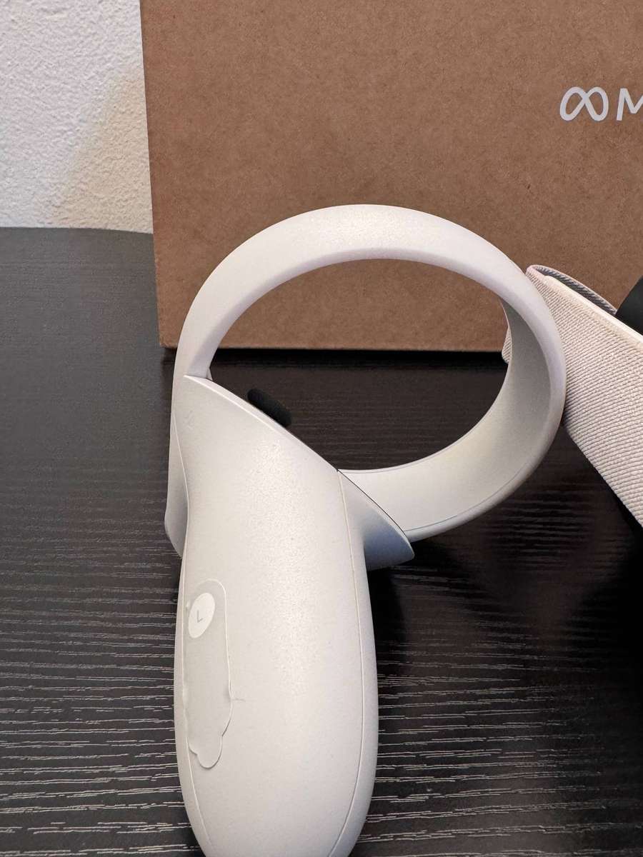 Quest 2 128GB All-In-One VR Headset