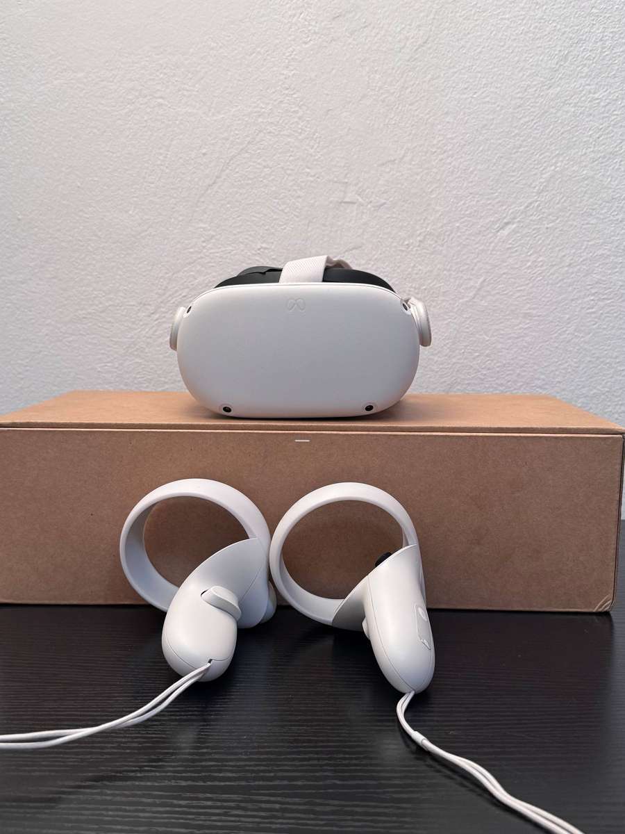 Quest 2 128GB All-In-One VR Headset